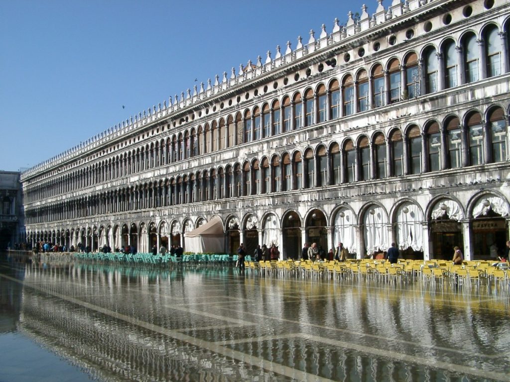 venice_piazza_san_marco_italy_reflection_in_the_water_windows_square_acqua_alta_flood-852095
