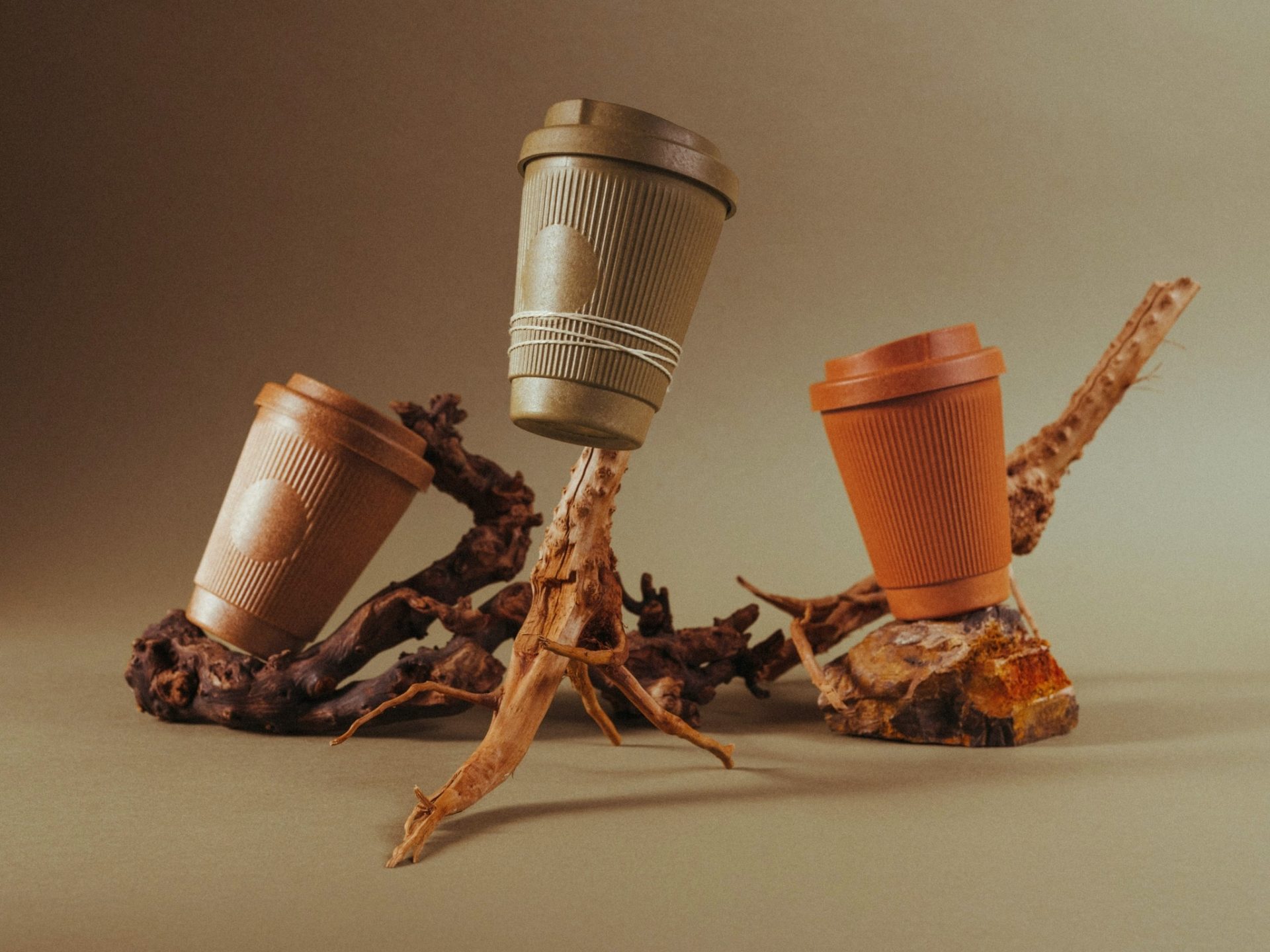 Coffee cups made from waste coffee grounds - MaterialDistrict