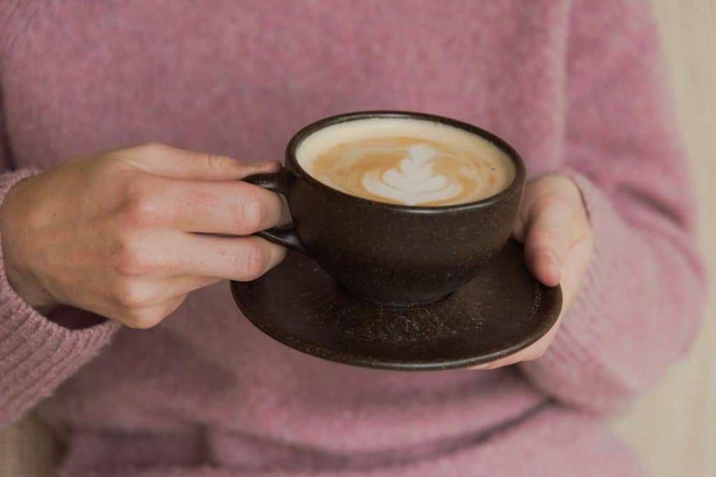 kaffeeform launches new mugs made from recycled beechwood fibers +